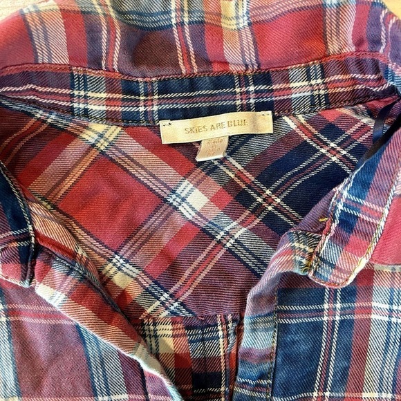 Skies are blue plaid light weight 3/4 sleeves light weight pull over shi… - Picture 6 of 7
